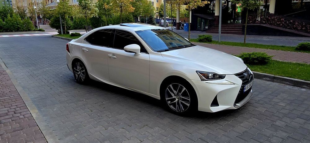 Lexus is300 2.0 2017 ідеал