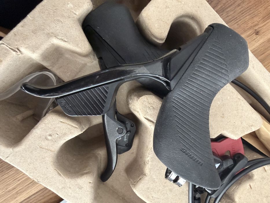 Klamkomanetka z hamulcem SRAM Force AXS HRD D2