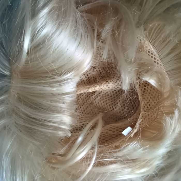 Peruka damska ,blond z grzywką,nowa