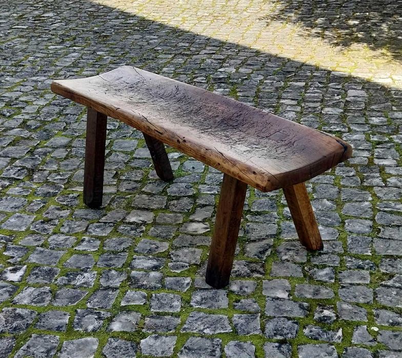 Antiga e Original "Banca do Porco" Azinho. Peça Tradicional e Popular