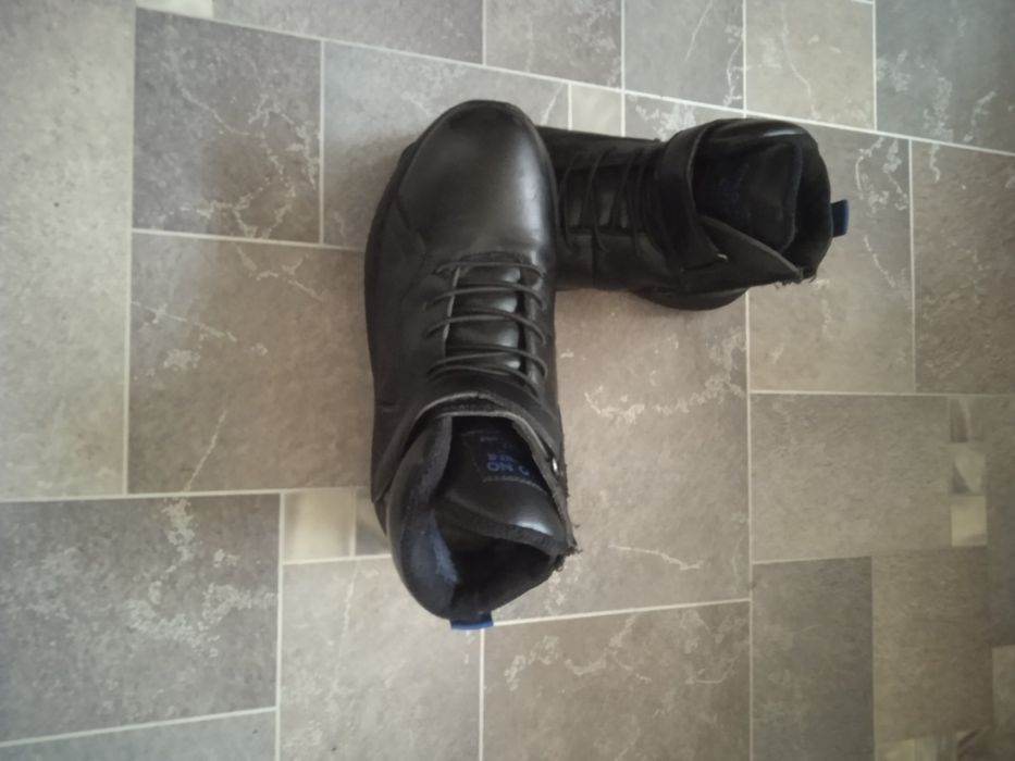 Кроссовки весна .36р.