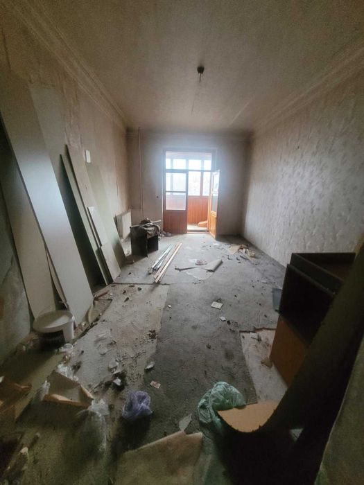 Продам 2к Подільський р-н вул Межигірська буд 37