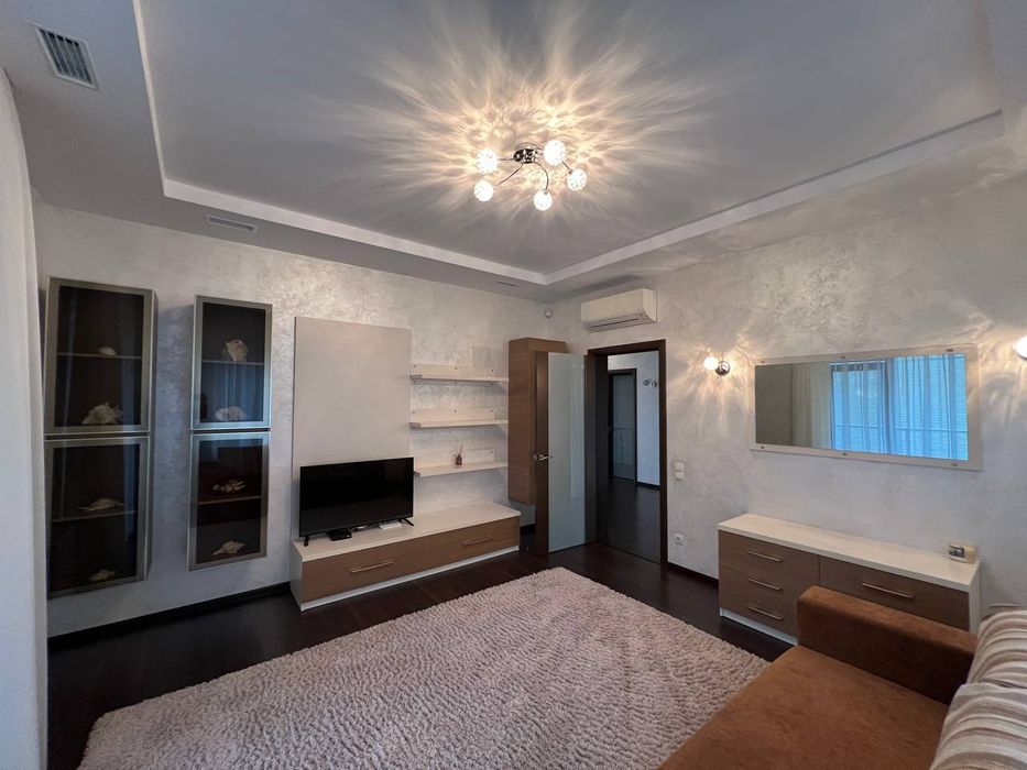 Продаётся современный капитальный дом в начале Обуховки лес река