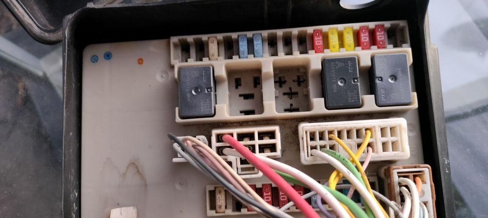 Renault Clio 3 Modus moduł UPC  bsi bsm  674.654B z wtyczkami