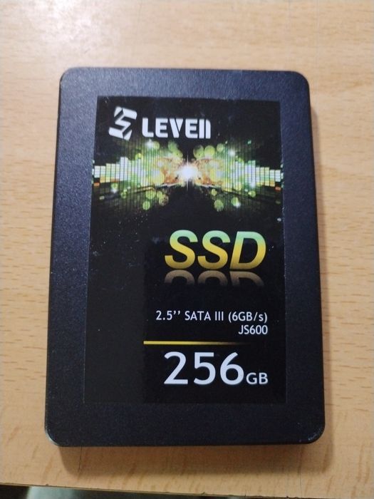 2 Discos SSD semi novos
