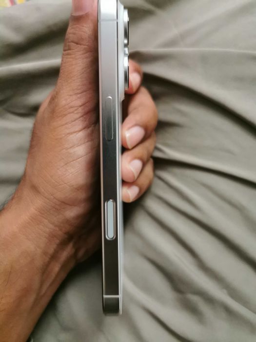 I phone 16 pro 256 GB