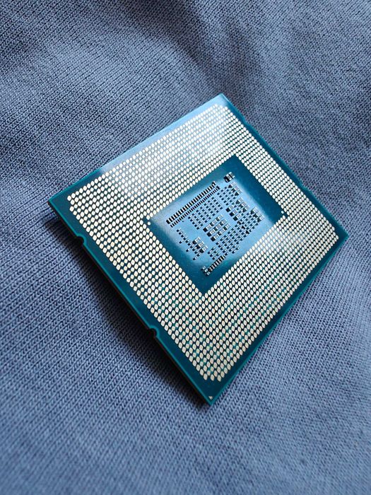 Intel Core i3 12100