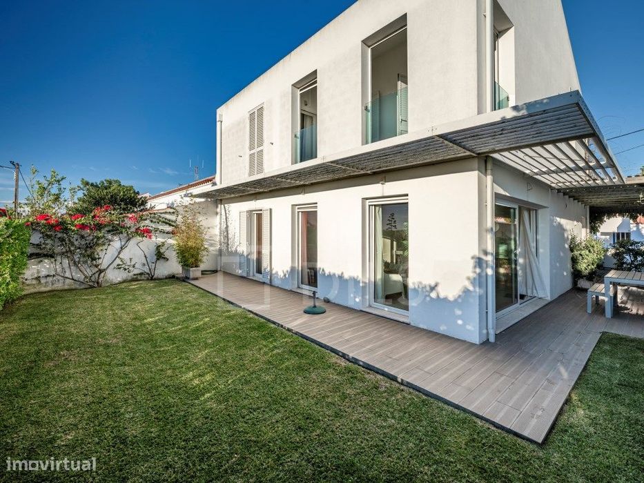 Moradia T3 com terraço e jardim localizada no Centro da Comporta