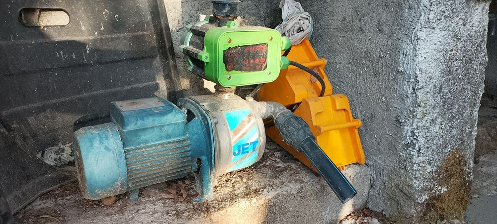 Bomba auto ferrante VITO com presso control e depósito água fibrado 1000 LT