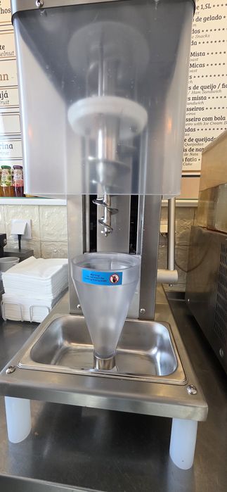 Máquina Gelados Nova “Spaghetti Ice Cream”.