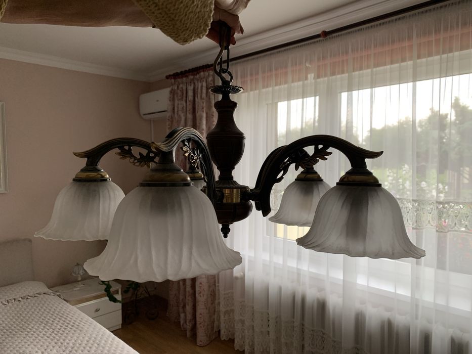 Żyrandol mosiężny