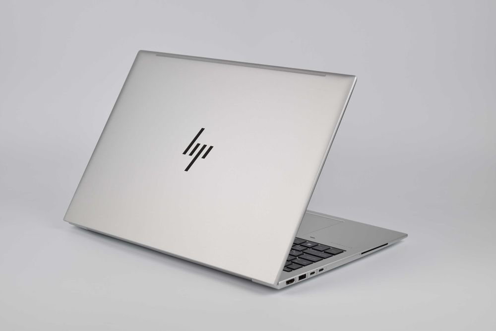 HP EliteBook 860 G9 i7-1260P 32 гб ssd 1 тб 16" IPS 1920x1200 Ноутбук