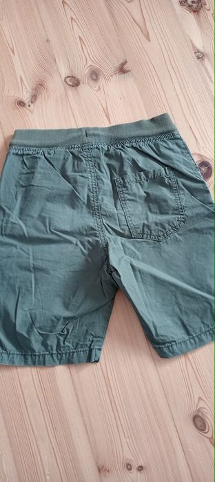 Spodenki H&M zielone na 8-9 lat