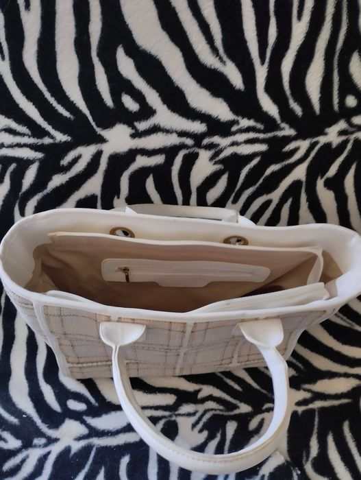 Jasna torebka do ręki