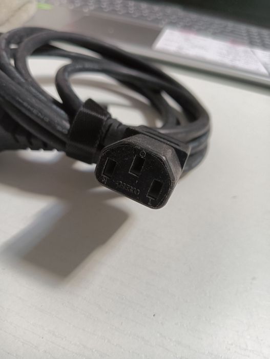cabo alimentacao de 3 pin para tv . 3 eur