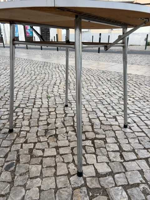 Mesa branca redonda extensível – 1m de diâmetro