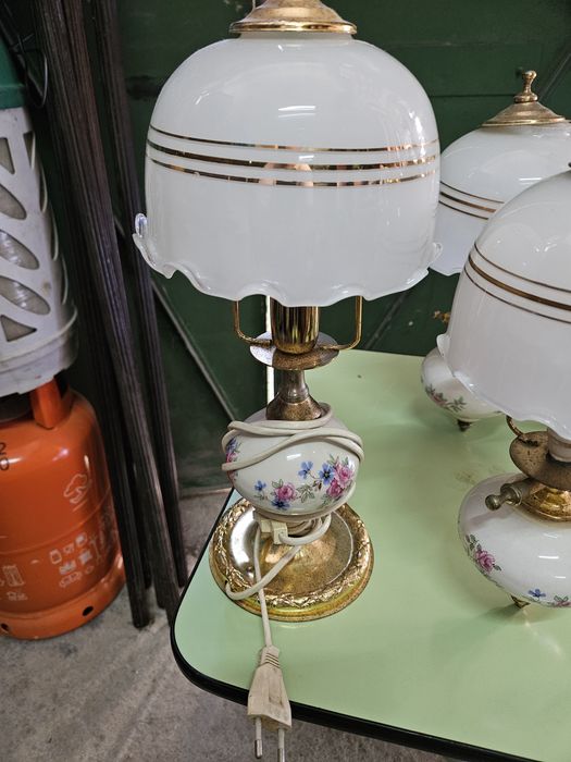 Varios modelos de candeiros