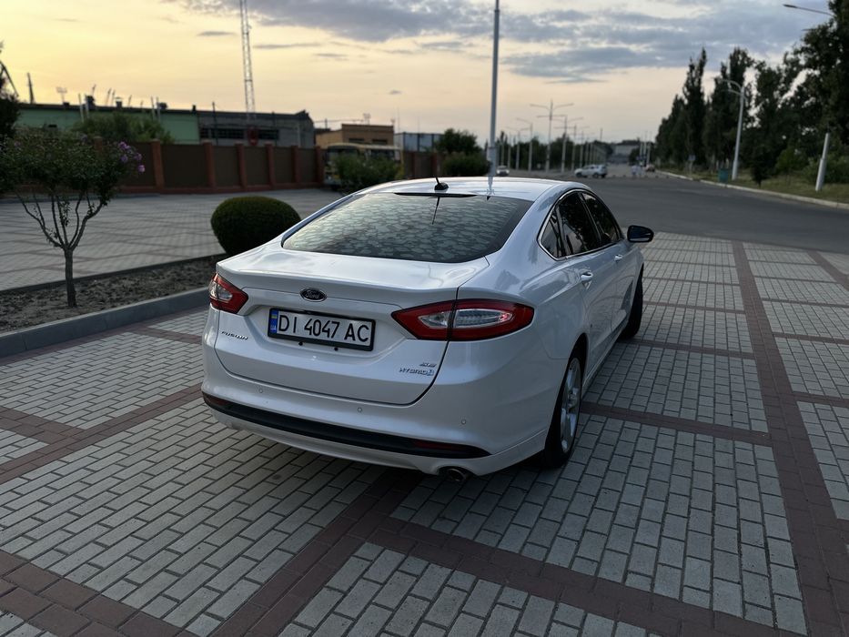 Ford Fusion HYBRID