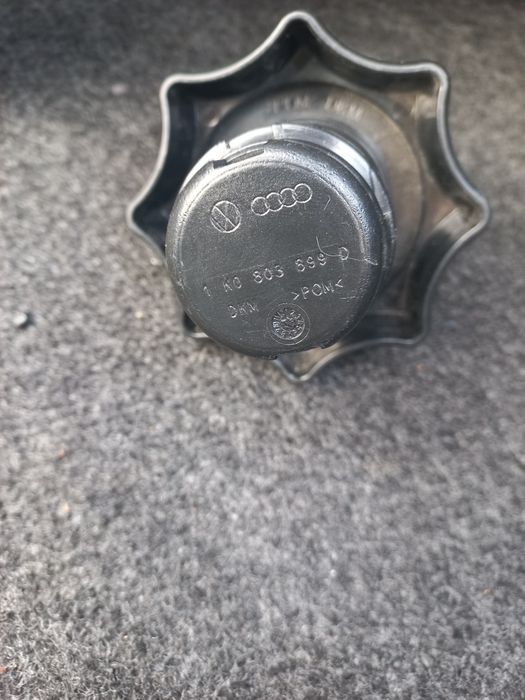 Фиксатор запаски VW Passat NMS  1ko803899d