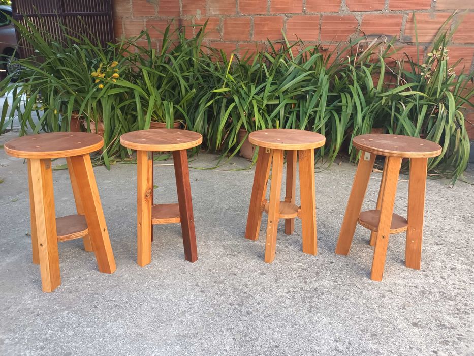 Mesa artesanal + 4 bancos