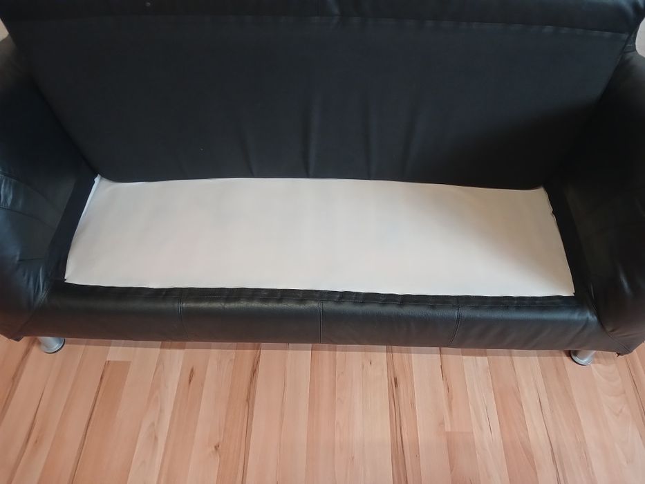 Шкіряний диванчик