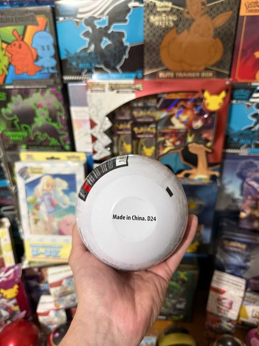 Pokemon Great Ball Tin D24