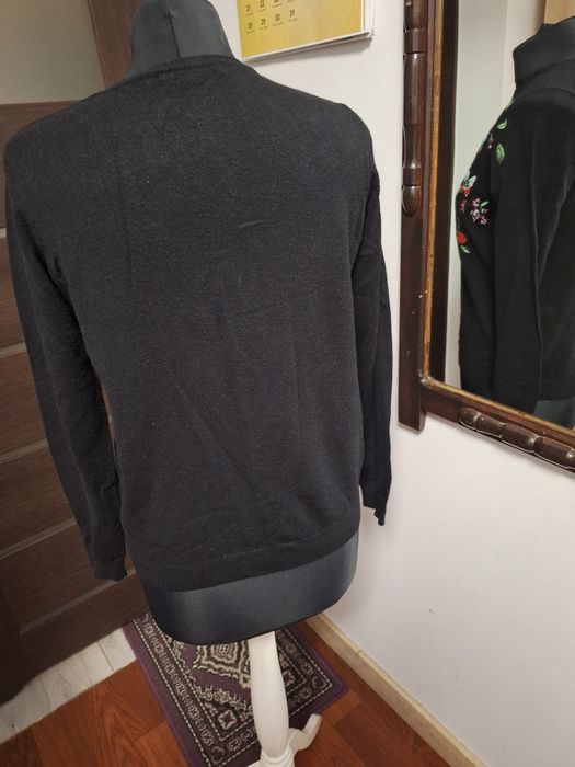 Czarny sweterek damsko dziewczęcy