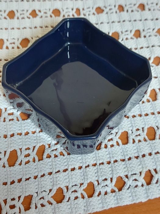 Caixa e cinzeiro em porcelana azul cobalto