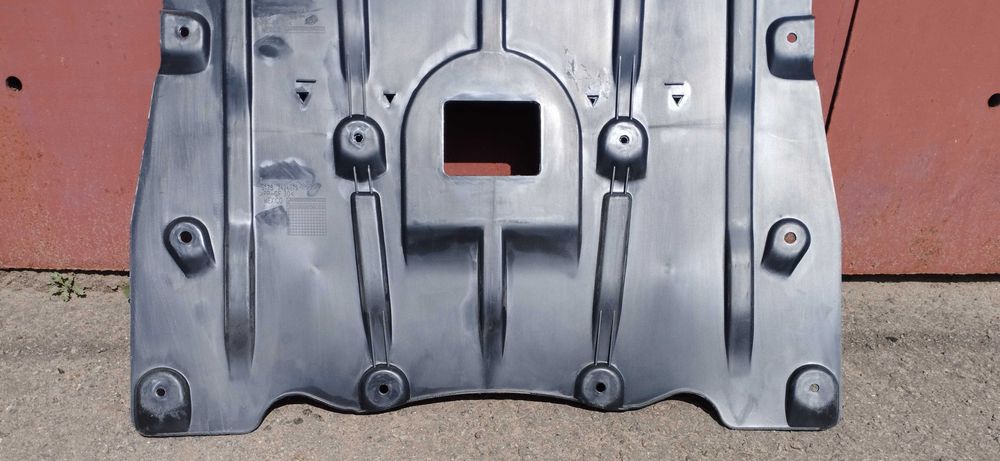 BMW X5 G05 X6 G06 X7 G07 захист двигуна 51757424879 защита 51757468803