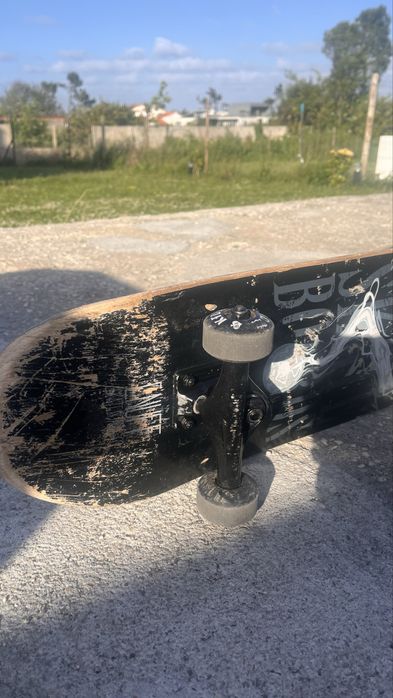 Skate Completo KFD 8.0 – Trucks Originais – Pronto a Andar