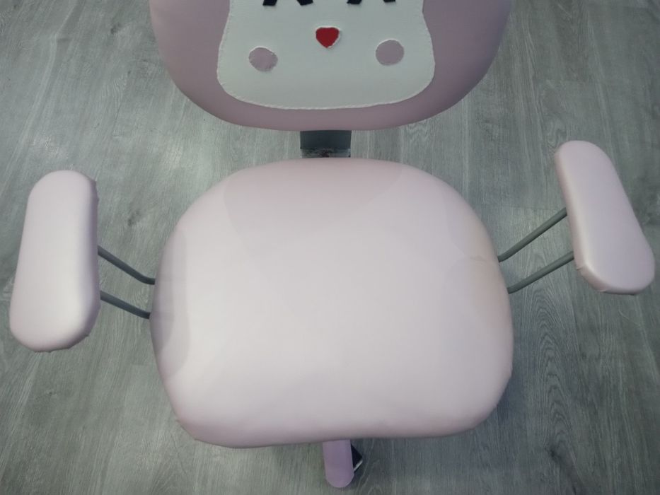 Fotel  dziecięcy typu "kotek  "