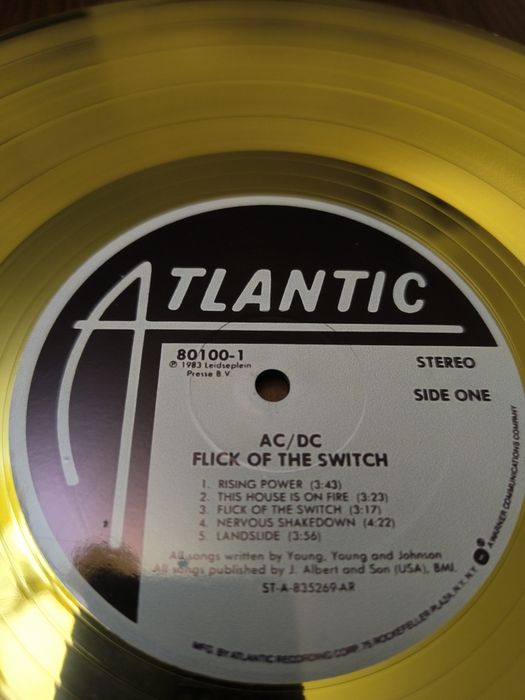 Сувенирный gold disc AC-DC 79,83
