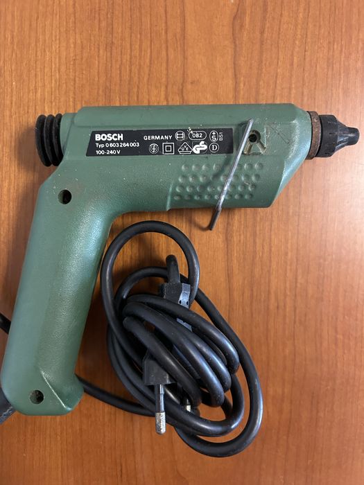 Pistola de cola quente da Bosch PKP 15-E.