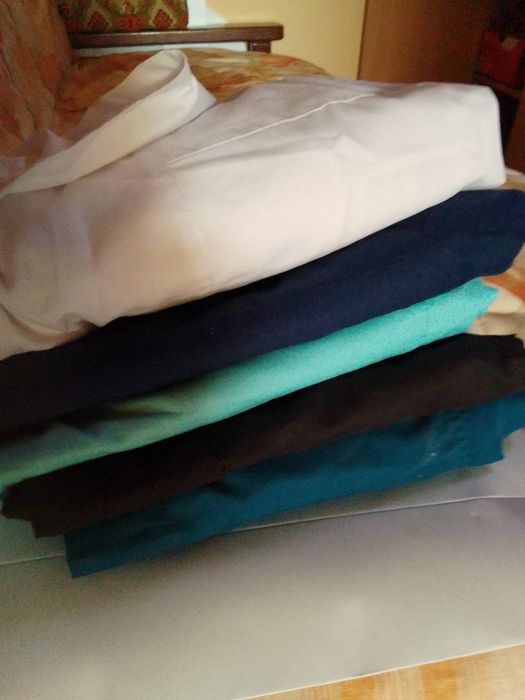 Медичні костюми, халати