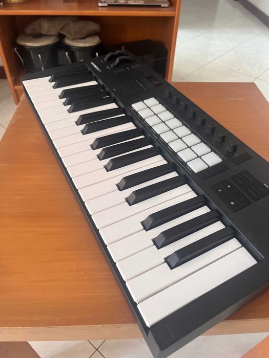 Novation Launchkey 37 MK4 - Teclado MIDI