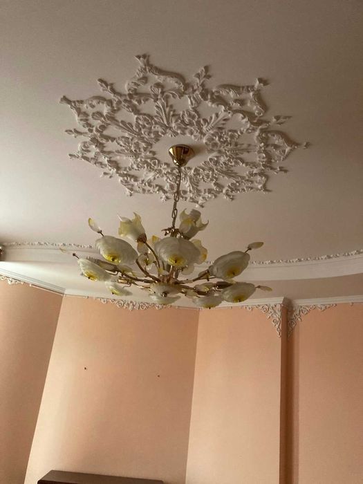 Шикарні люстри і бра бронзові Італія в чудовому стані