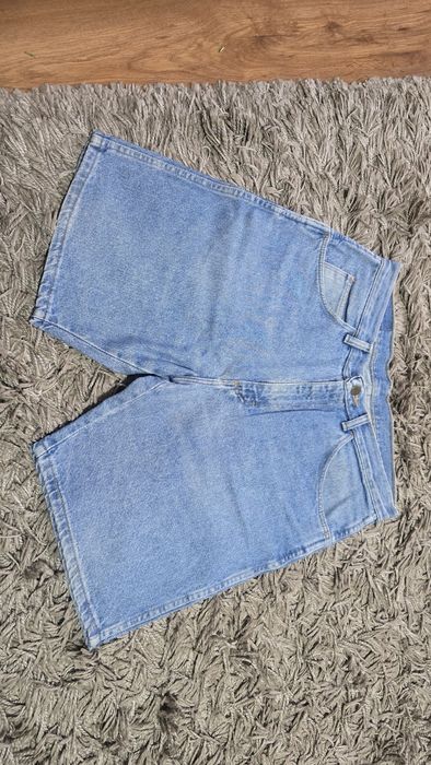 Krotkie spodnie spodenki jeansy Wrangler Jak nowe