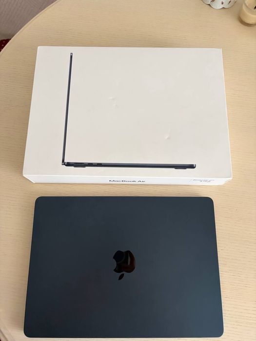 Macbook Air 13 M2 2022  8/256