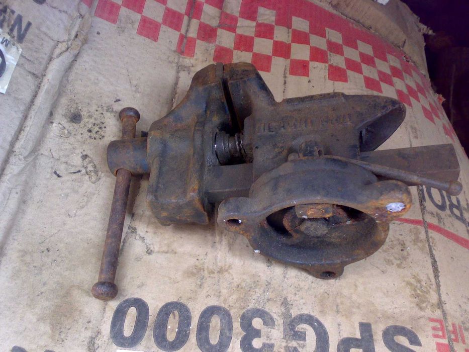 Школьные тиски 80 мм .Ленинград