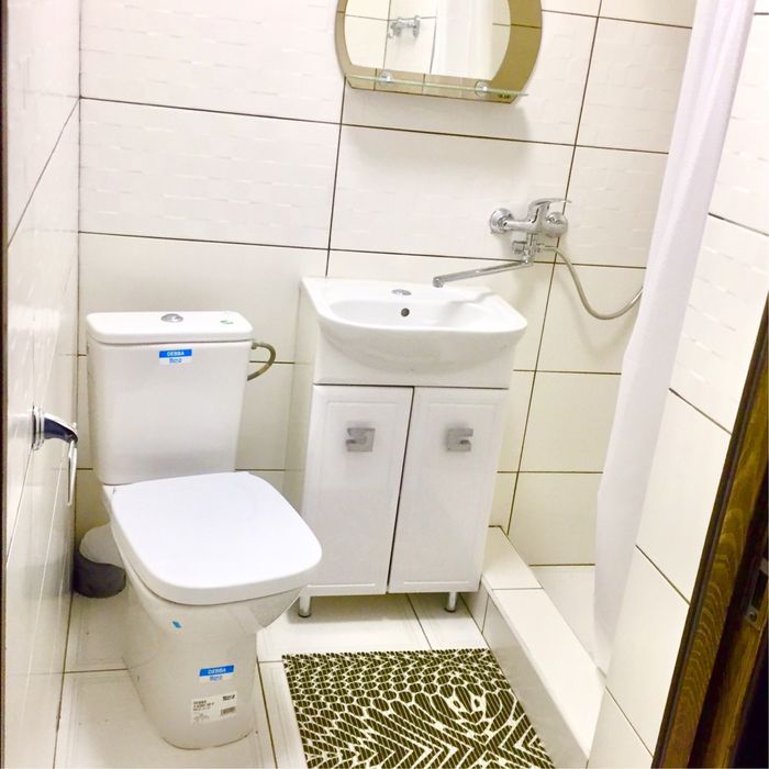 1 Посуточно (сніданки)почасово новострой квартира студия