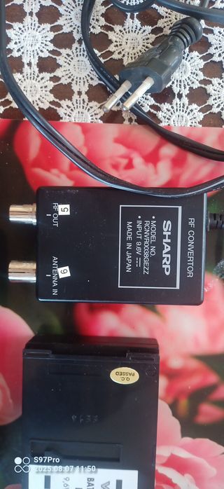 Ładowarka  Sharp AA-73S do kamery w zestawie z bateriami