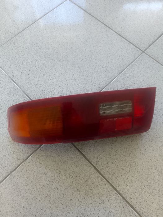 Farol Traseiro Direito - Toyota Paseo