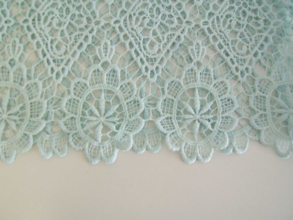 Tunica verde água em renda guipure