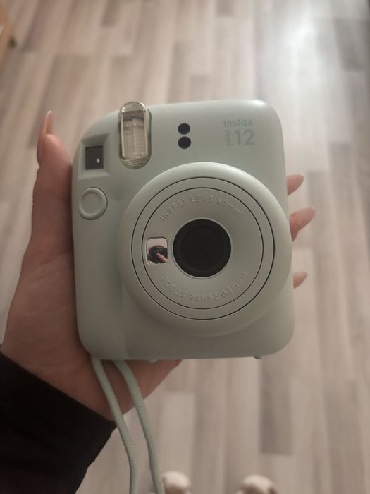 Instax mini 12..