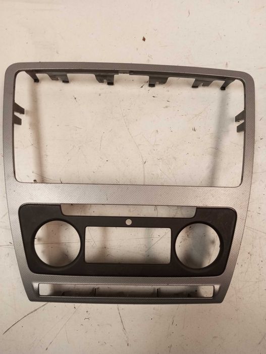 Moldura Painel Rádio 2DIN Skoda Octavia 2 (2004-2013)