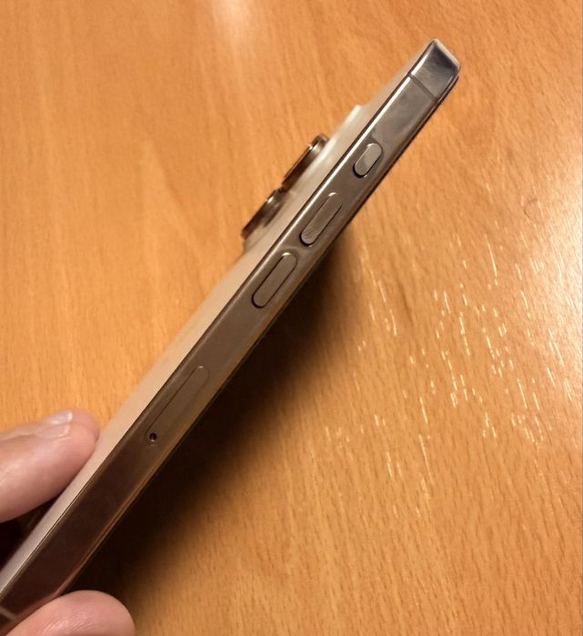 Iphone 16 Pro - Desert Titanium - 256GB