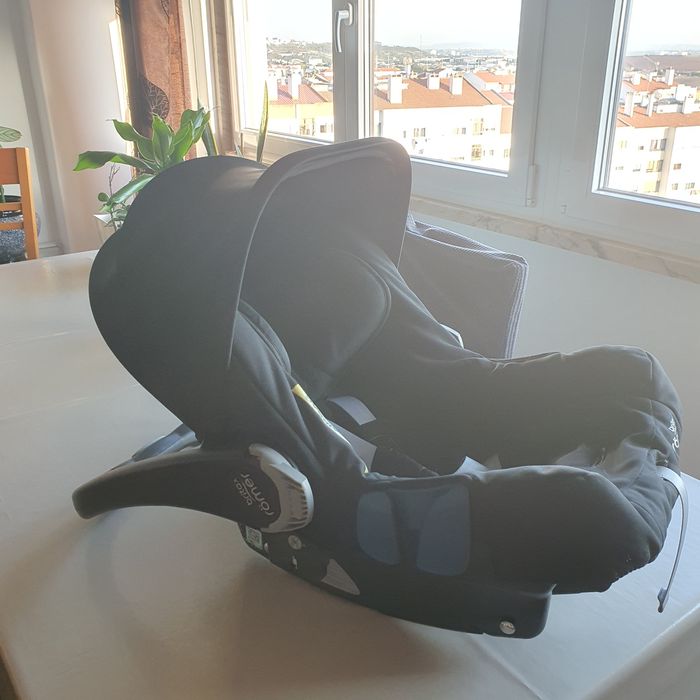 Cadeira bebé auto em muito bom estado marca britax römer
