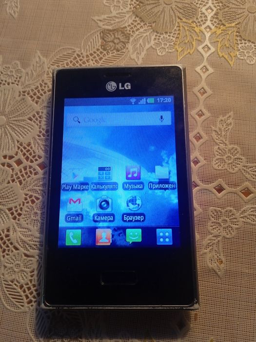 Сенсорний телефон