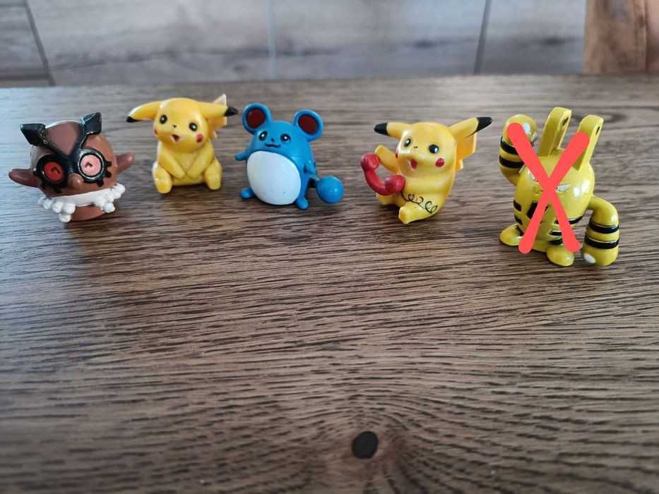 30 Bonecos Pokemon e pokebolas