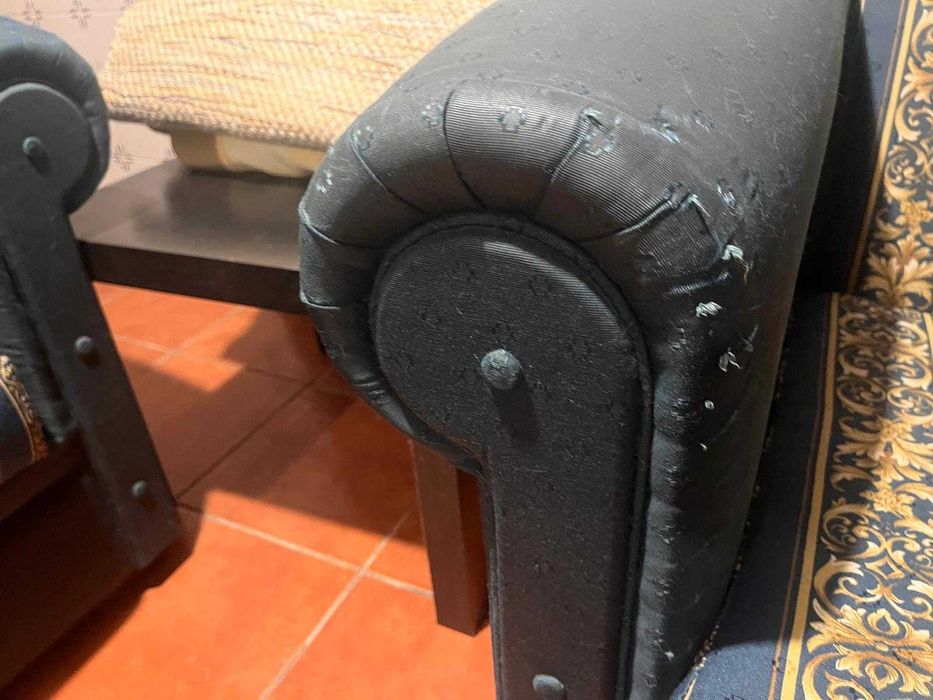 Sofás dois lugares e mais dois de um lugar